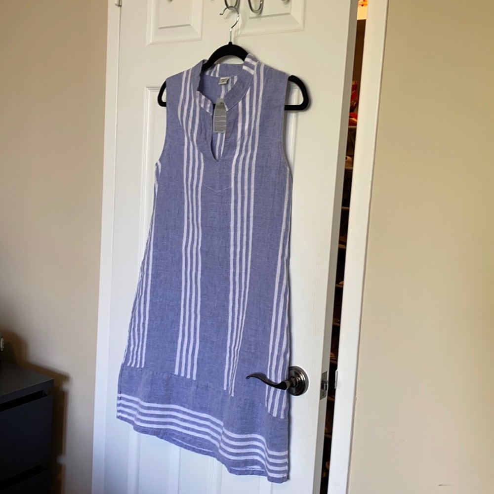 Linen style dress or beach cover up.